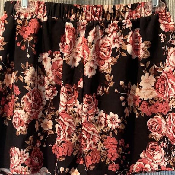 Rose shorts Med - Picture 5 of 5